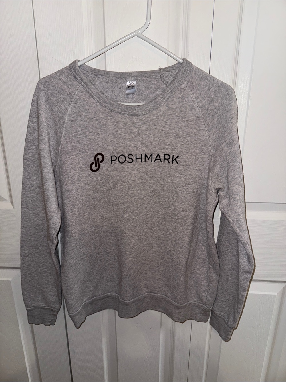 Alternative Heather Gray Poshmark Logo Crewneck Sweatshirt size M
